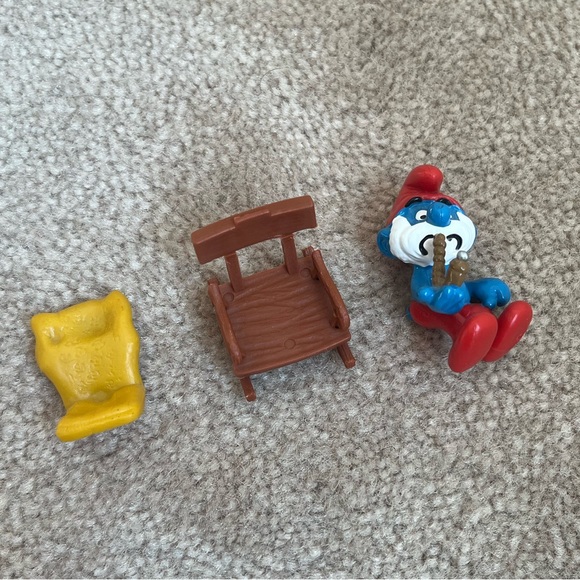 Vintage Collectible Schleich Papa Smurf with Pipe in Rocking Chair Action Figure - Picture 7 of 12